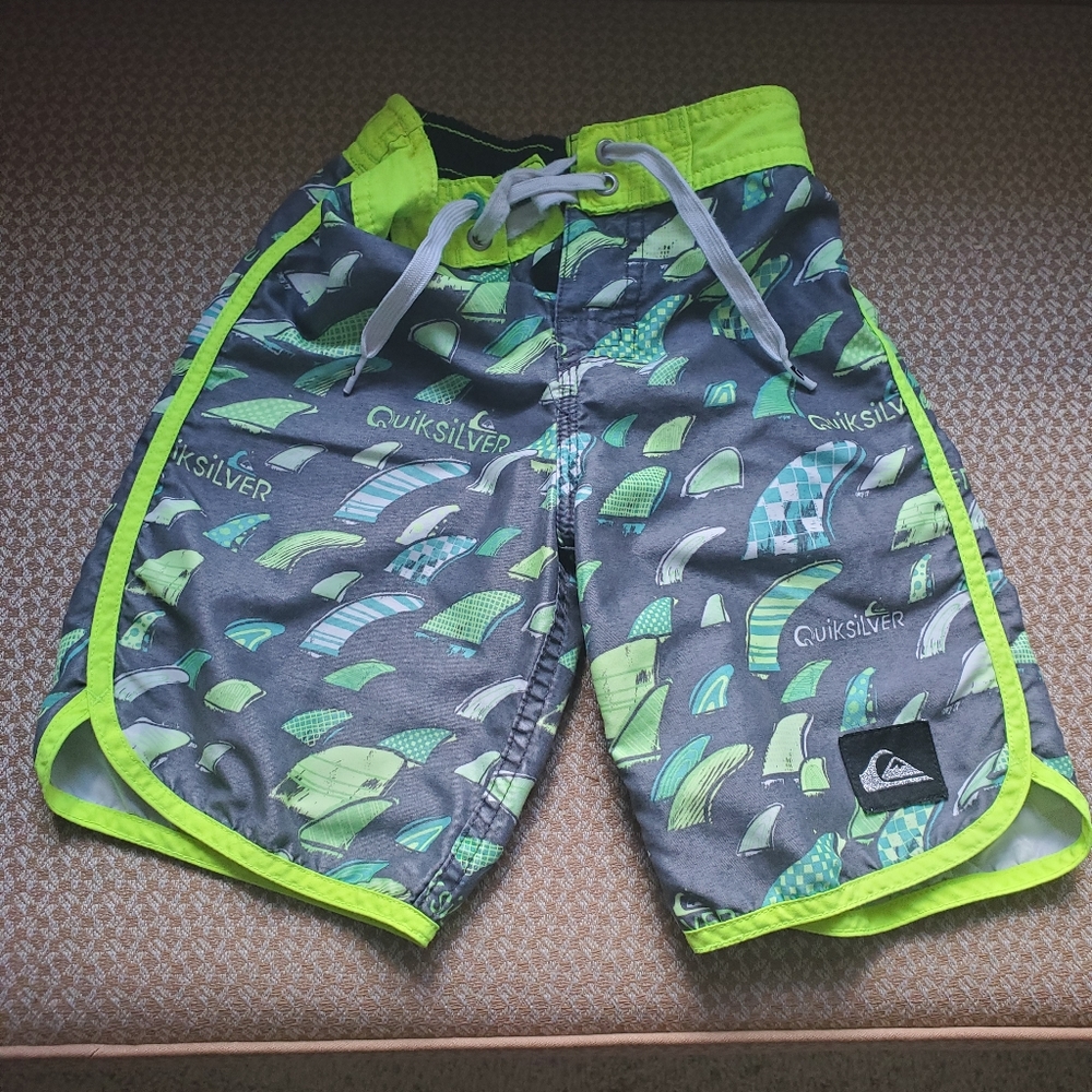 Boys Quicksilver size 6